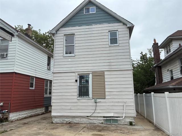 House for sale in Queens, Arverne