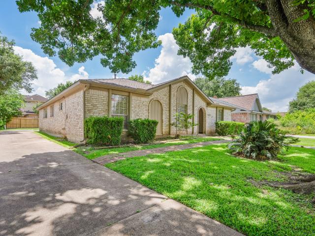 House for sale in Meadows Place, Texas