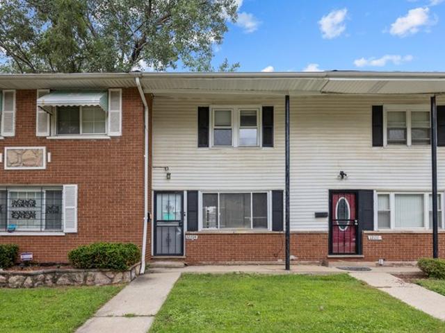 Townhouse for sale in Chicago Park, Illinois