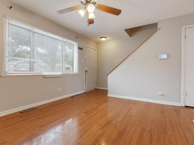 Townhouse for sale in Chicago Park, Illinois