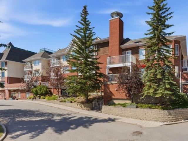 Condo for sale in Signal Hill, Calgary