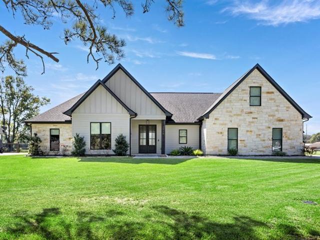 House for sale in Sour Lake, Hardin County