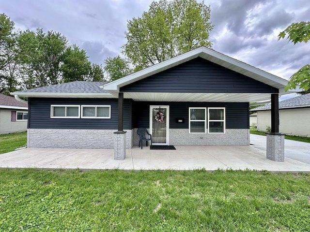 House for sale in Whiteside, Illinois