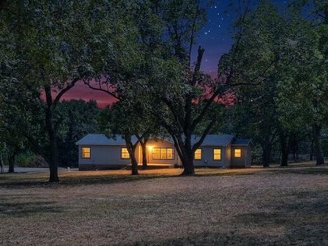 House for sale in Denison, Grayson County
