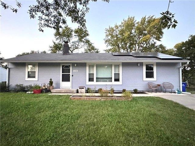 House for sale in Meadowbrooke Estates, Gladstone