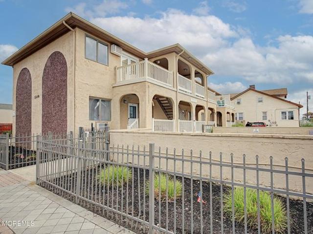 Townhouse for sale in Seaside Heights, New Jersey