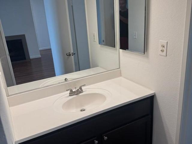 Apartment for rent in Canoga Park, California