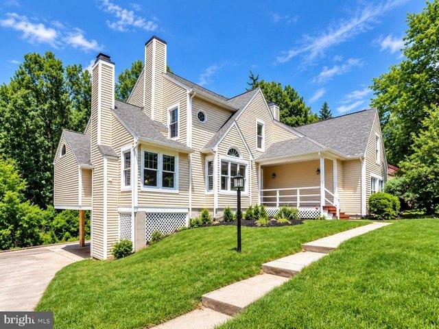 House for sale in Harper's Choice, Columbia