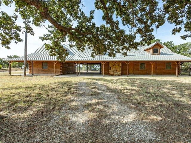 House for sale in Bowie, Texas