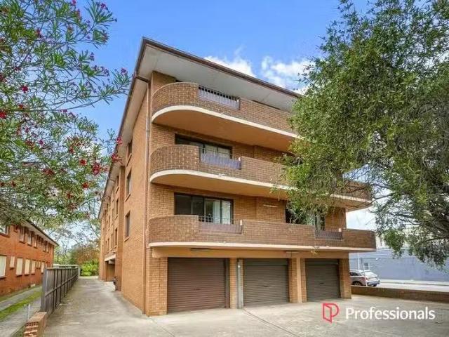 House for rent in Carramar, New South Wales