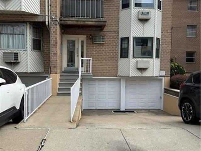 Condo for sale in Arverne, New York