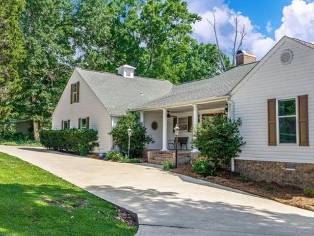 House for sale in Flat Rock, Alabama