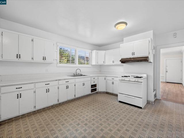 House for sale in Berkeley, Alameda County