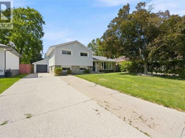 House for sale in Brights Grove, Ontario