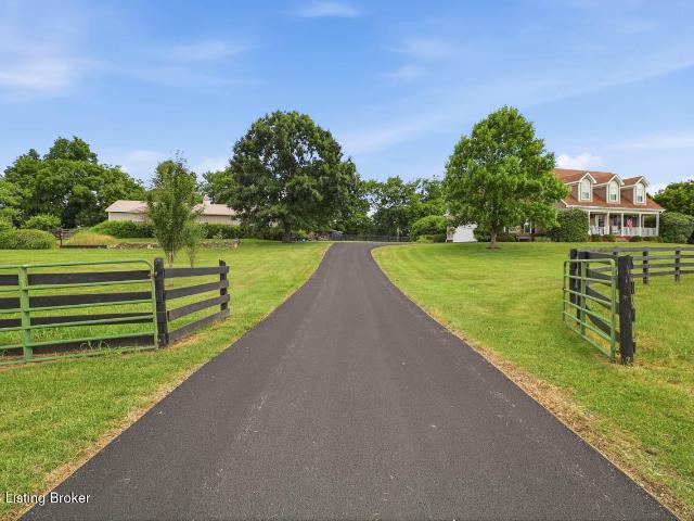 House for sale in La Grange, Kentucky