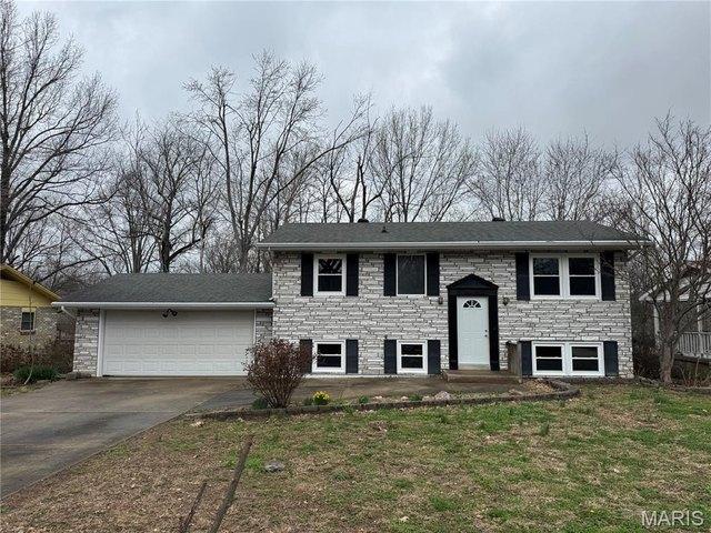 House for sale in Jackson, Missouri