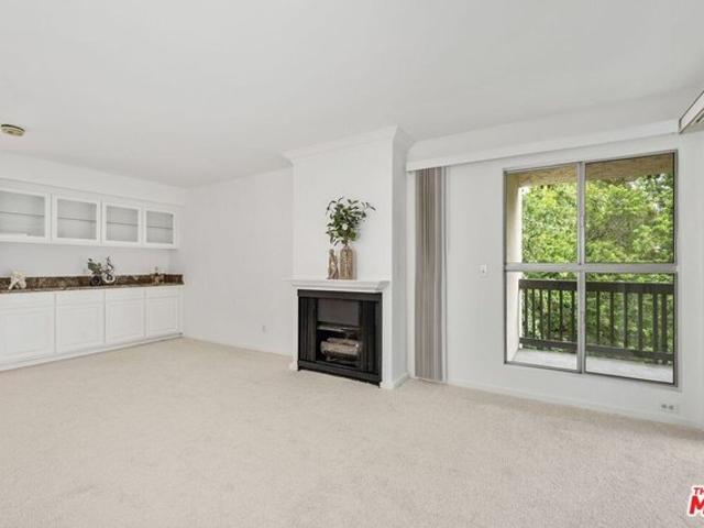 Condo for sale in Culver City, California