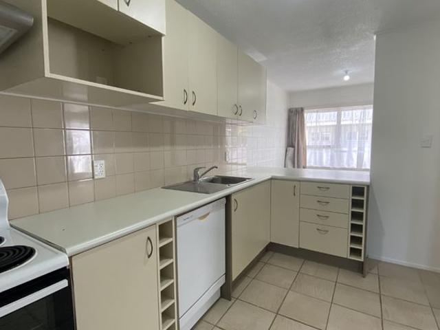 Apartment for rent in Johnsonville East, Wellington