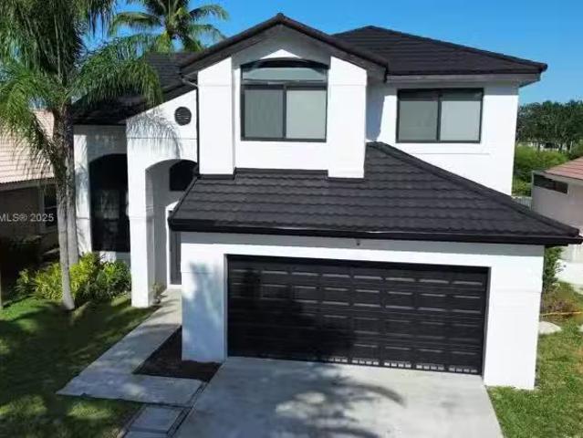 House for rent in Hollywood