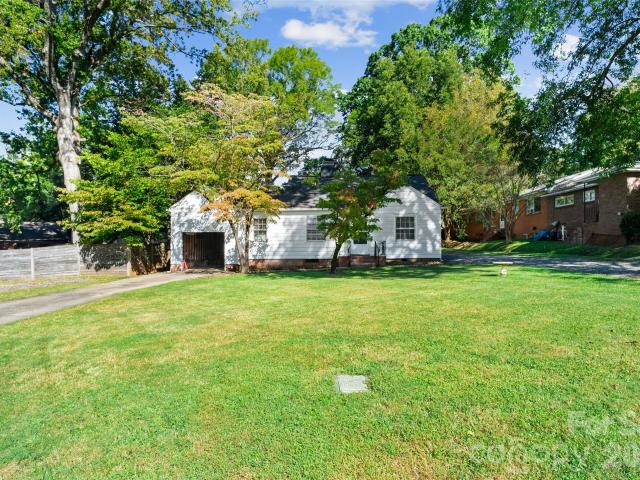 House for sale in Charlotte, Mecklenburg County