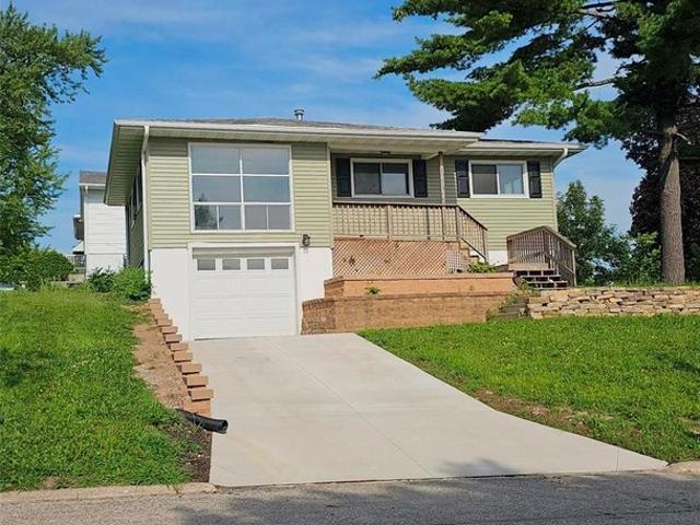 House for sale in Linn, Iowa