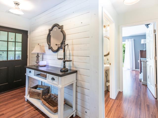 House for sale in Mchenry, Illinois