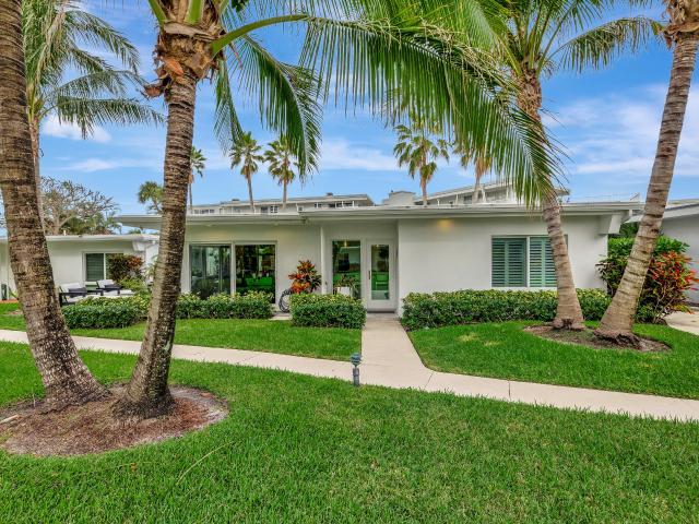Condo for sale in Hillsboro Beach, Florida