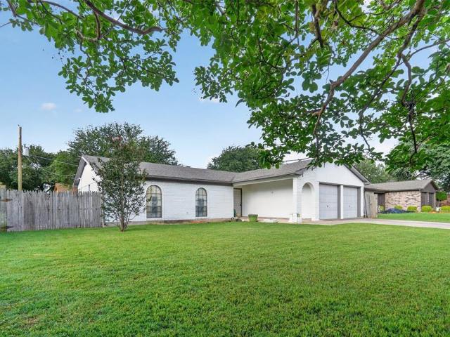 House for sale in Benbrook, Texas