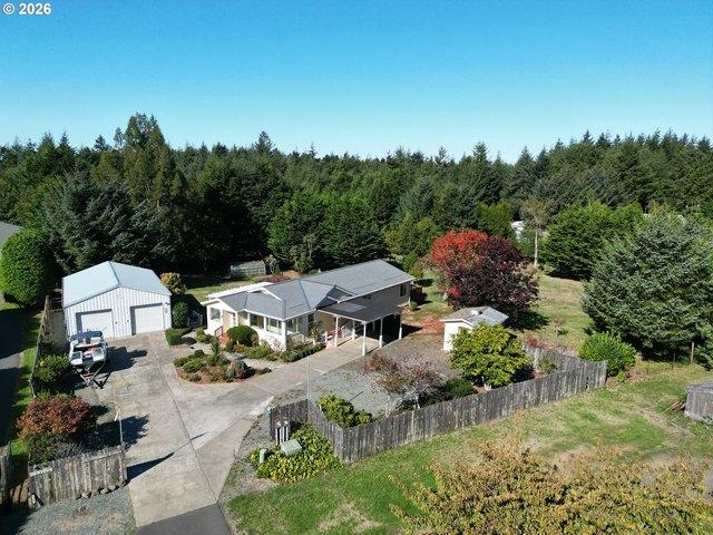 House for sale in Bandon, Coos County