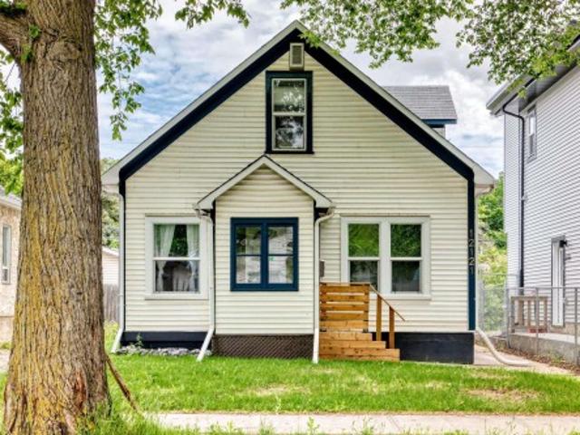 House for sale in Wedgewood, Alberta