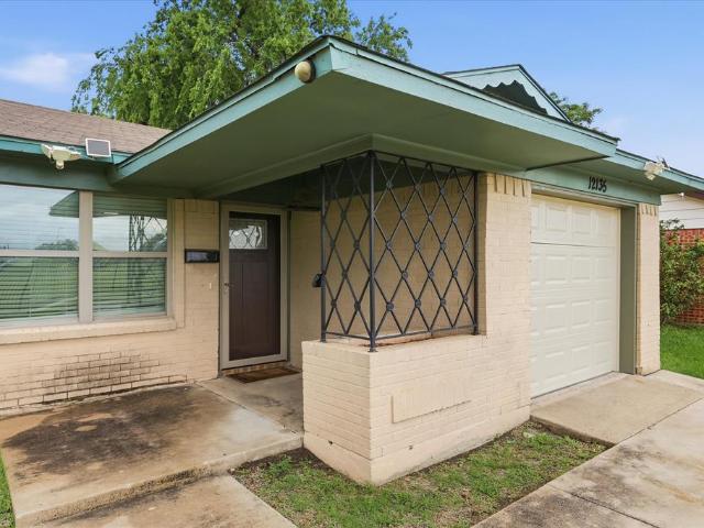 House for sale in Farmers Branch, Texas