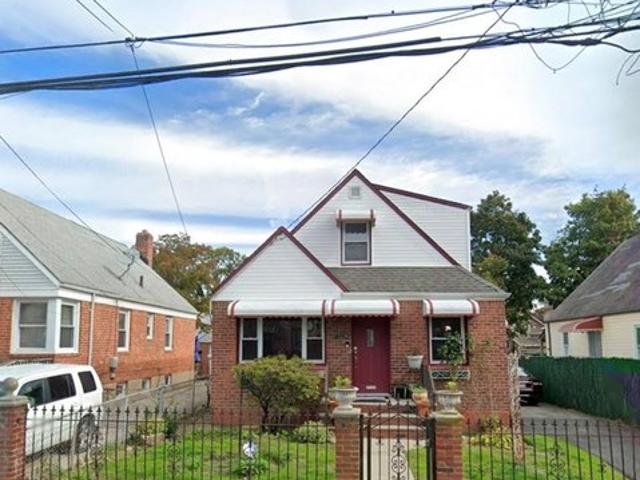 House for sale in Queens, Arverne