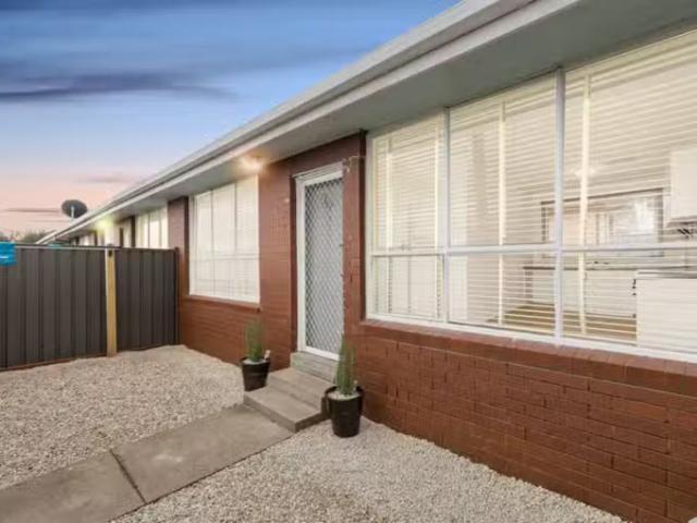House for rent in Sunshine