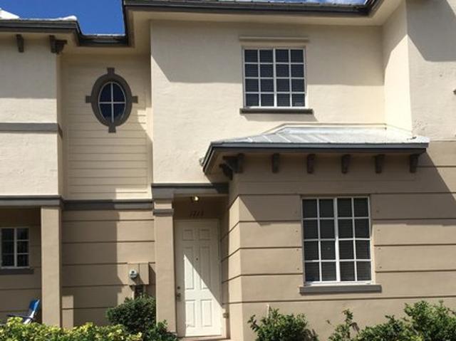 Townhouse for sale in Riviera Beach, Florida