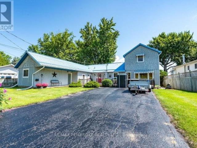 House for sale in Renfrew, Ontario