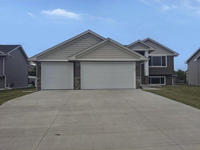 House for sale in New Prague, Le Sueur County