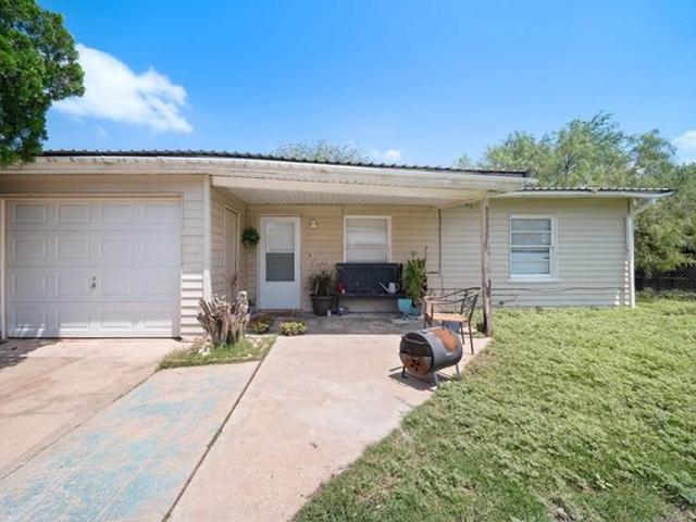House for sale in Howard, Texas