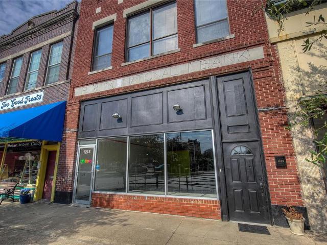 House for sale in Commerce