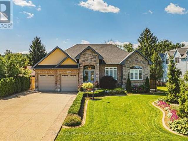 House for sale in Ancaster, Ontario