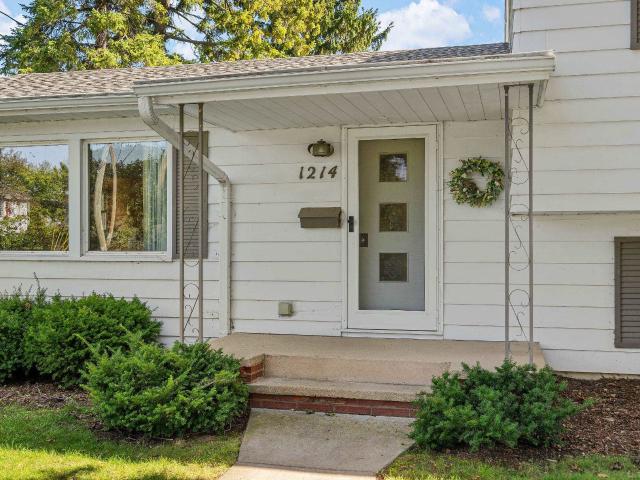 House for sale in Neenah, Winnebago County