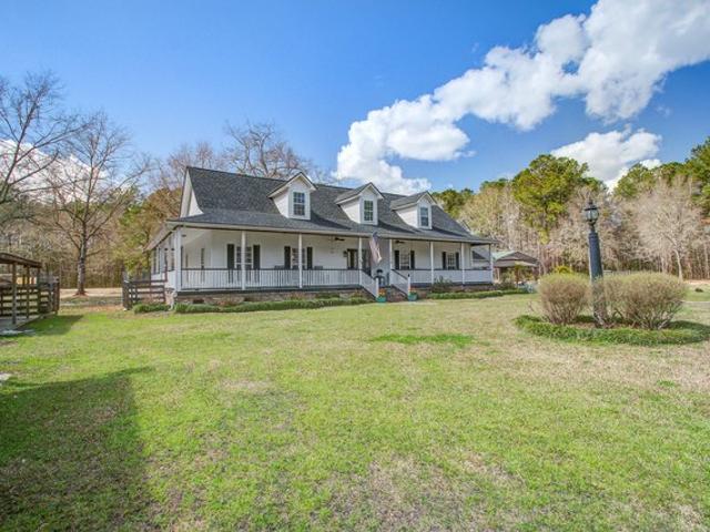 House for sale in Pinopolis, South Carolina