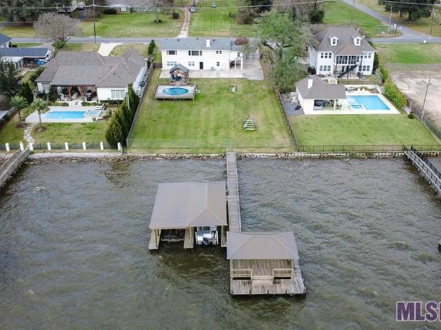 House for sale in New Roads, Louisiana