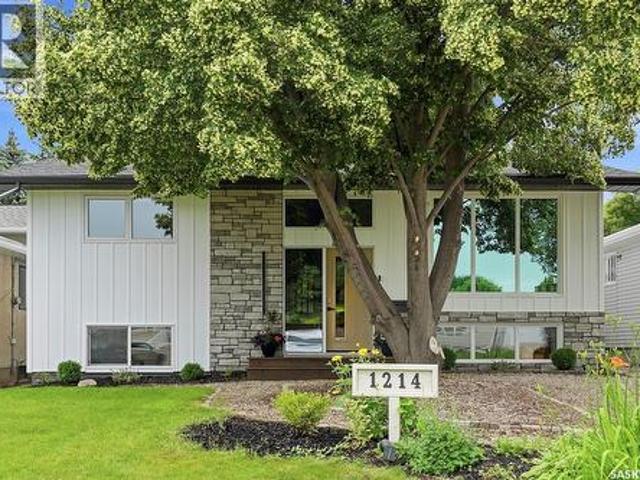 House for sale in Montgomery Place, Saskatoon
