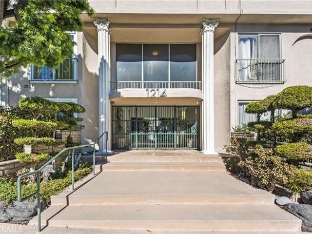 Condo for sale in Canoga Park, California