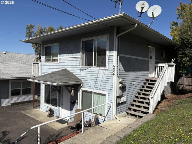 House for sale in Roseburg, Douglas County