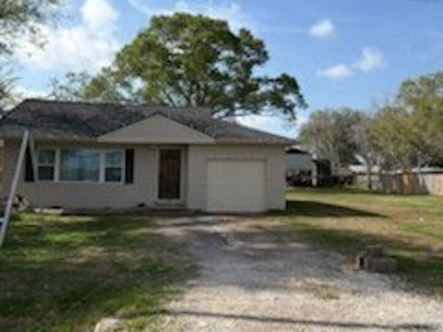 House for sale in Damon, Texas