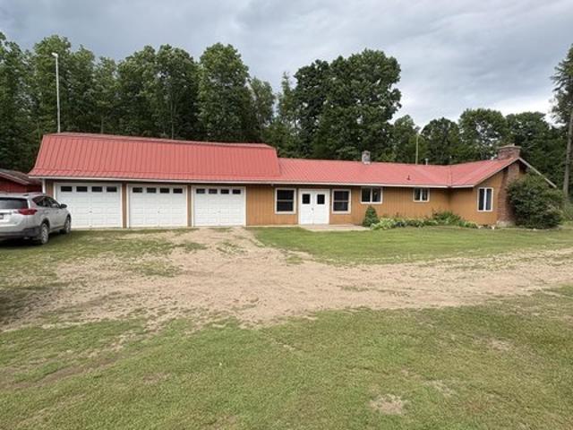 House for sale in Rapid River, Michigan