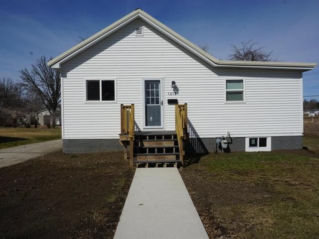 House for sale in Ackley, Iowa