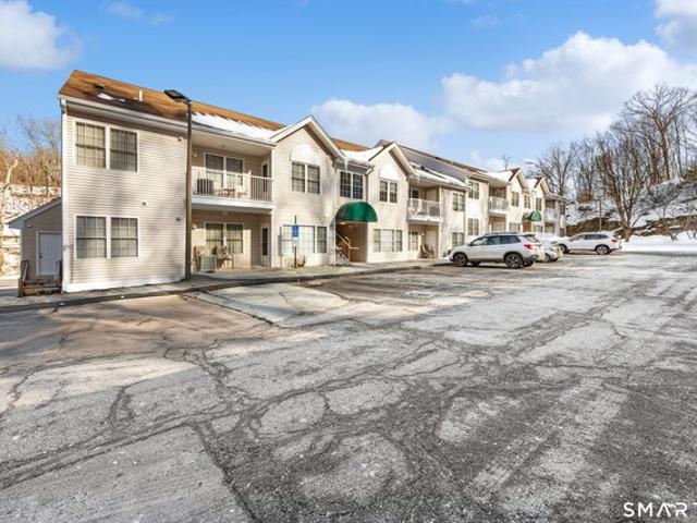 Condo for sale in Trumbull, Connecticut
