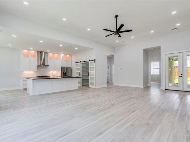 House for sale in Taylor
